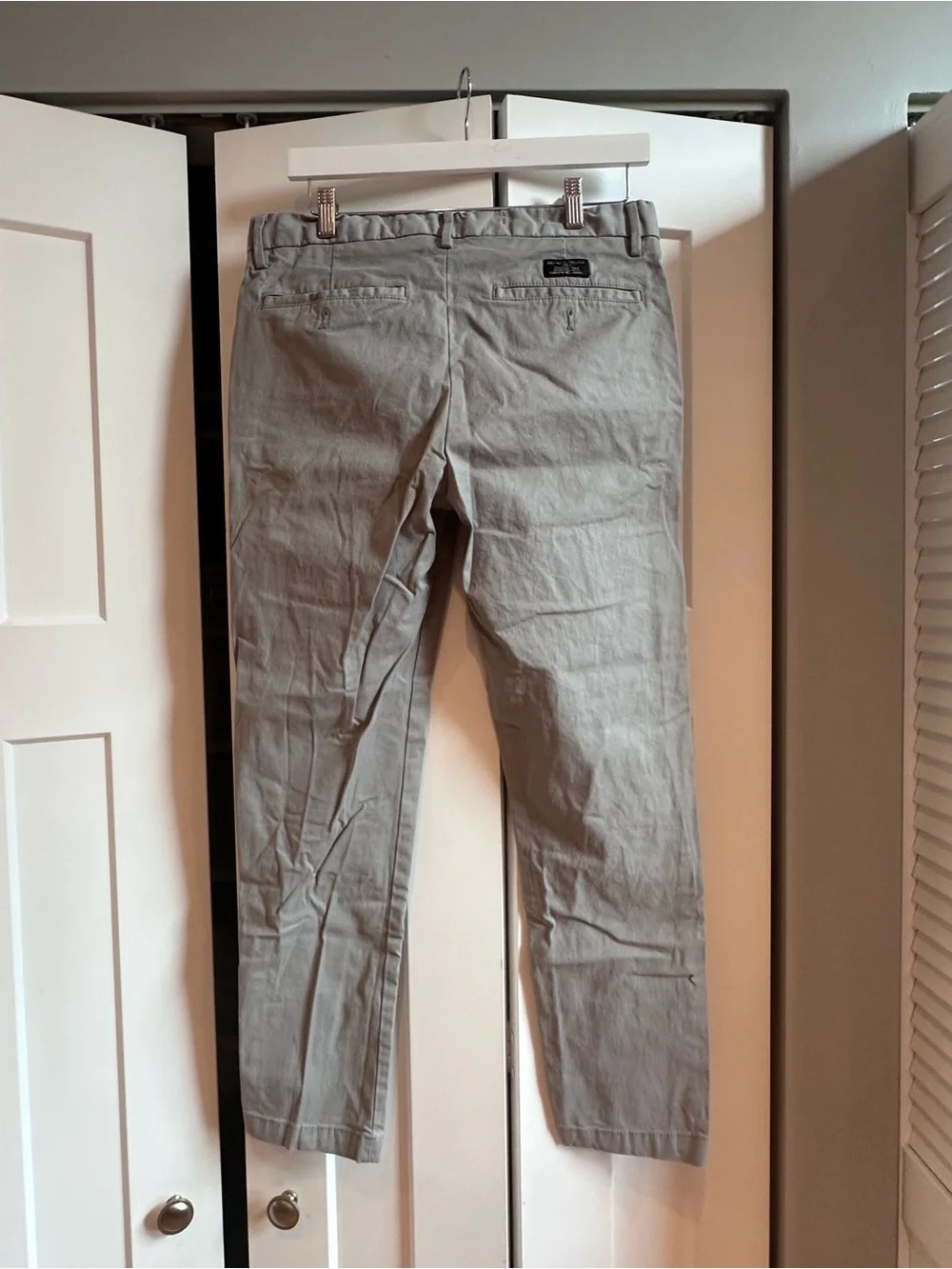 Banana Republic Slim Fit Men’s Chino Pants - Light Gray